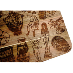 Wooden cutting board with engraved Freud's Objects